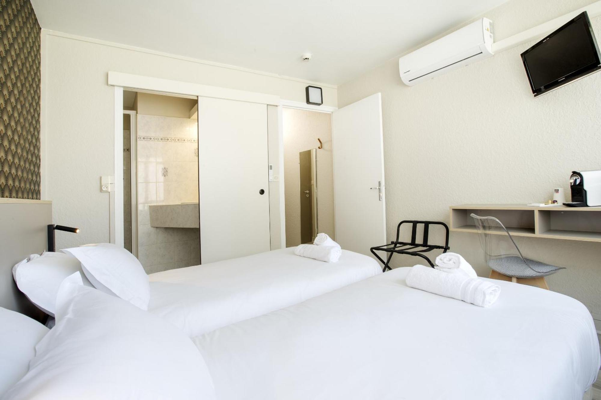 Gab House Hotel Bron Bagian luar foto