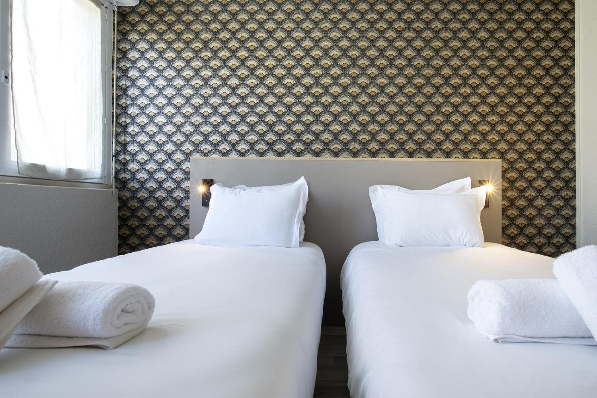 Gab House Hotel Bron Bagian luar foto