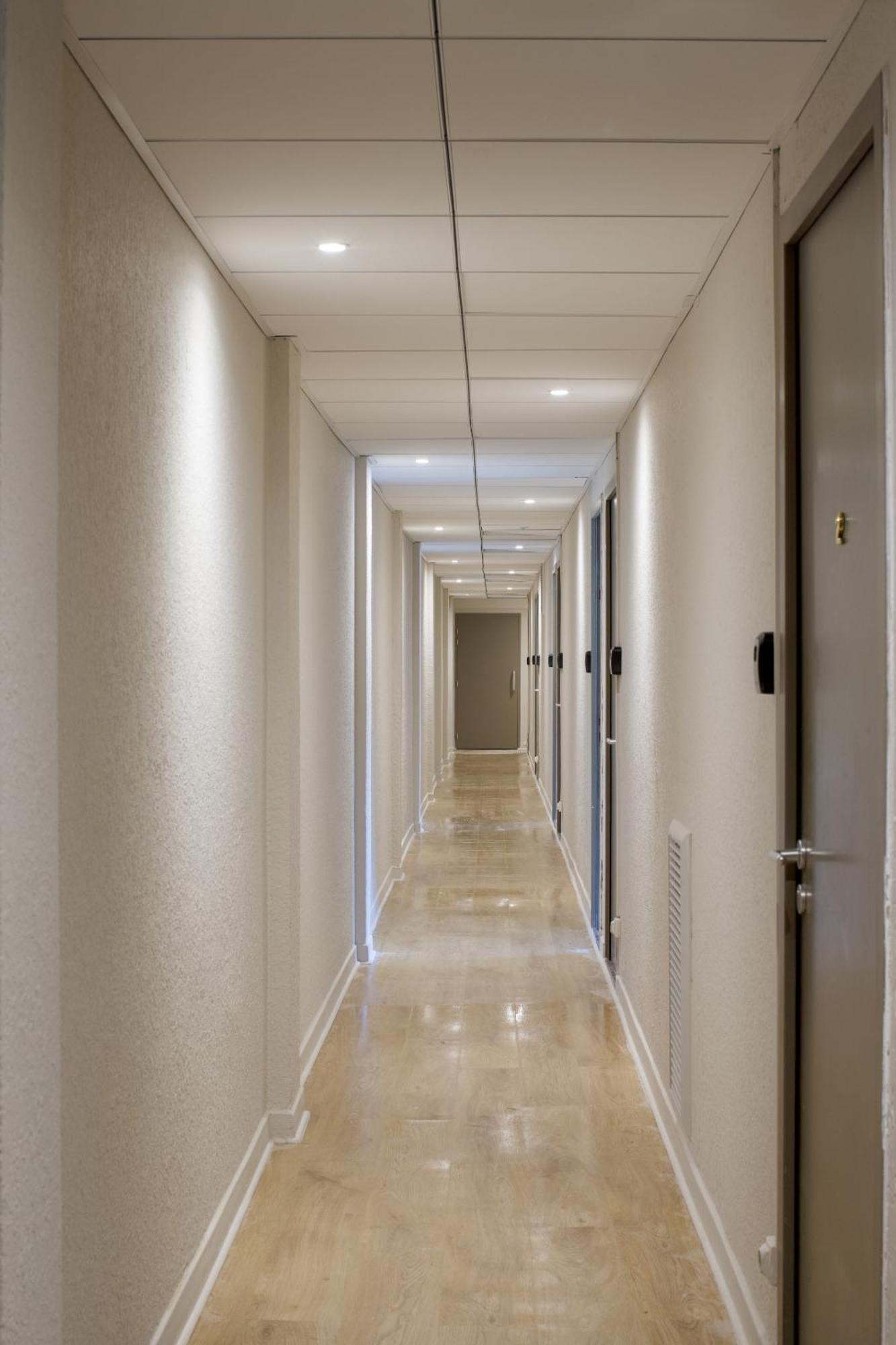 Gab House Hotel Bron Bagian luar foto
