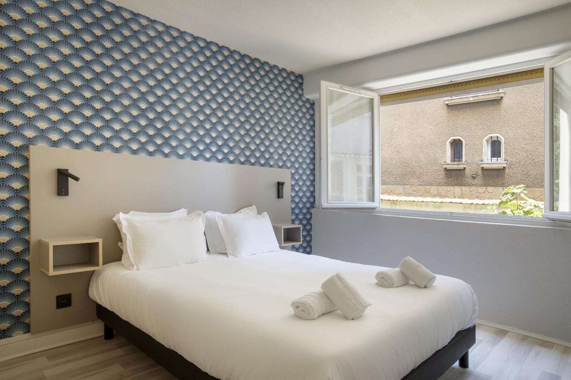 Gab House Hotel Bron Bagian luar foto